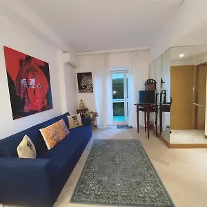  Appartement In Mc Center, 5min Walk To Casino & The Port And 1min From Underground Train Station Monaco